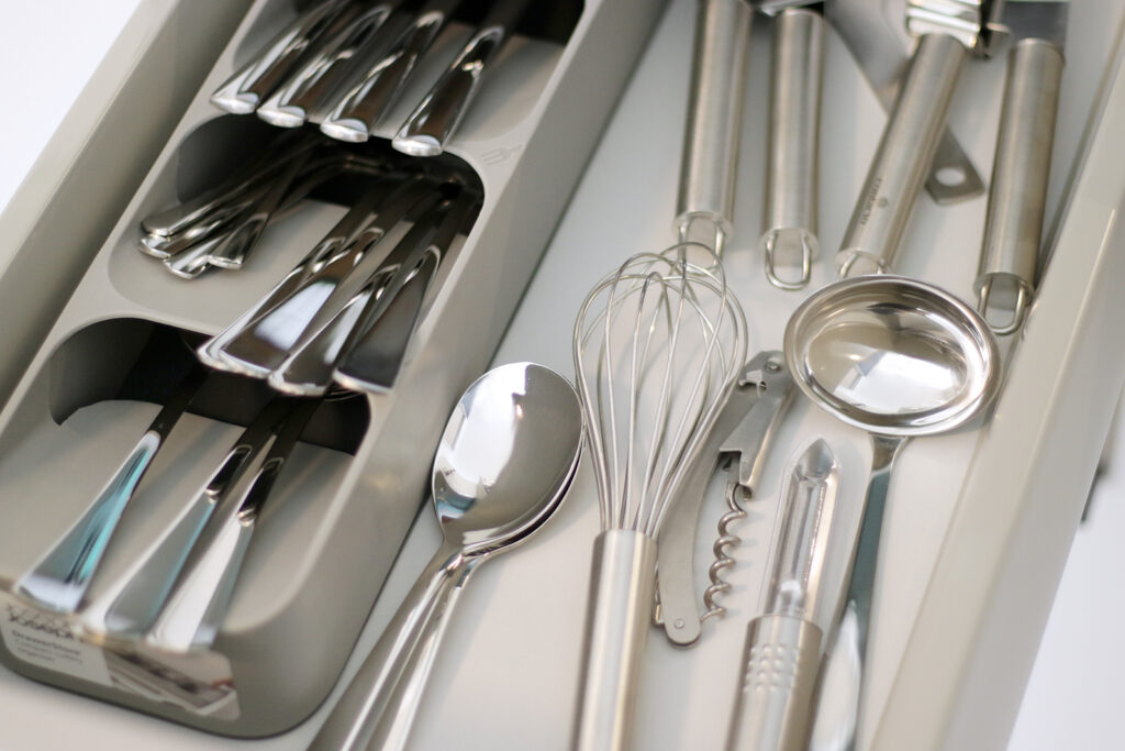 With a wide range of kitchen utensils, you are perfectly equipped for cooking