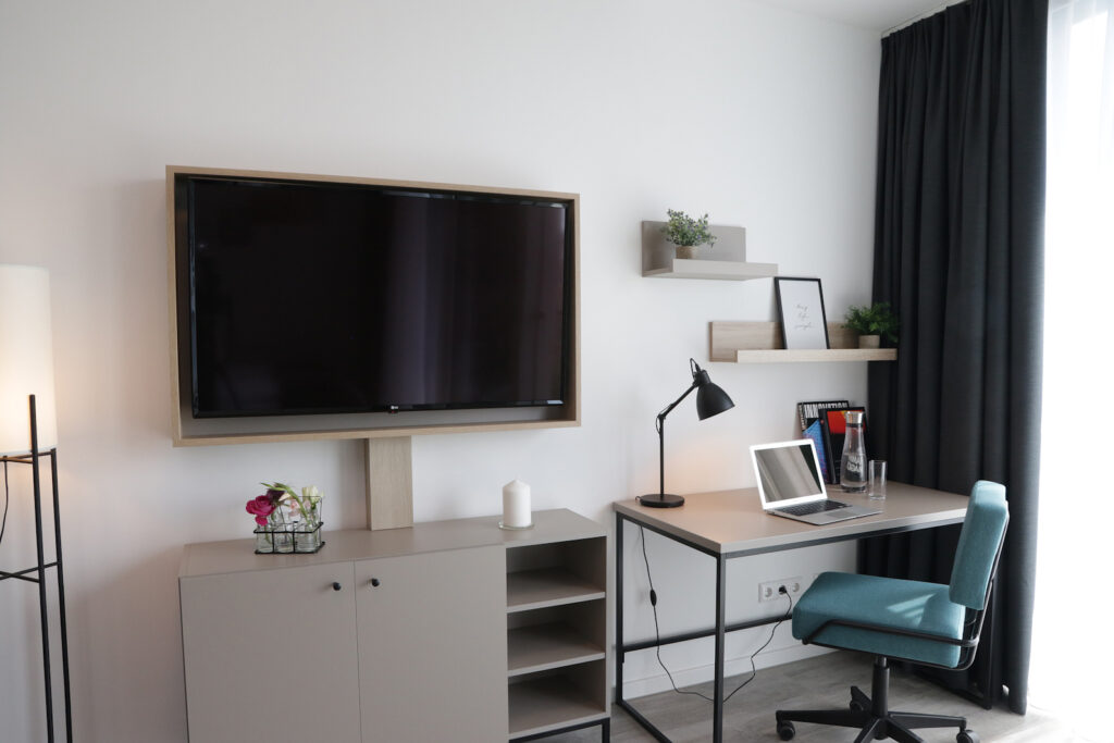 Your PM-AM apartment not only has a TV, but also furniture with enough space for your belongings.