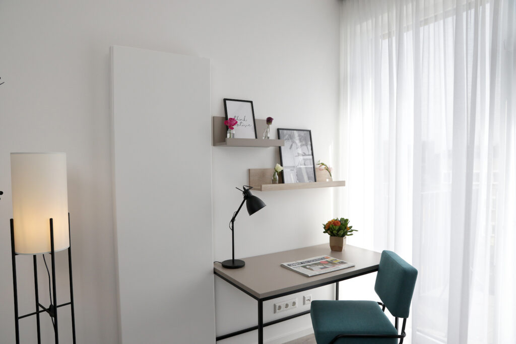 Your PM-AM apartment provides you with a quiet workplace.